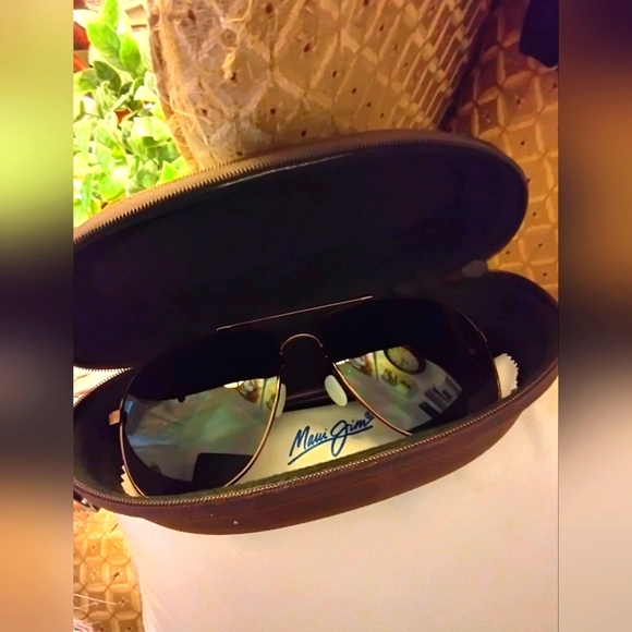 Maui Jim Other - Maui Jim Polerized Aviator Sunglasses w/Case Mens